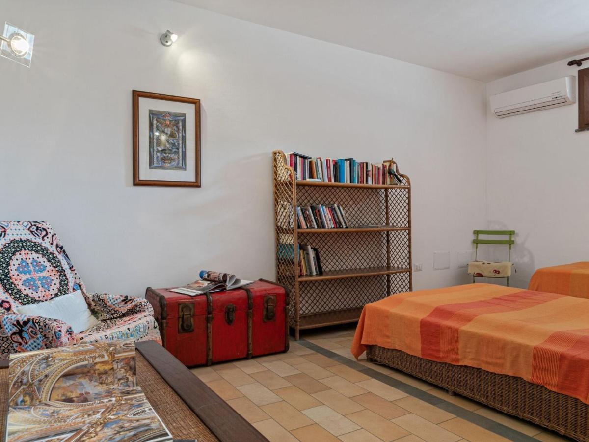 Belvilla By Oyo Casa Santa Giusta Bosa Bagian luar foto